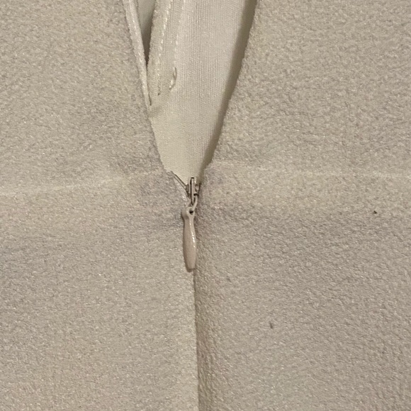 TOBI Little White Dress V-Line Backless Dress - Picture 6 of 9